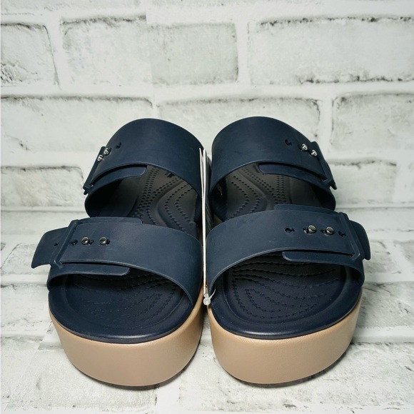 CROCS Shoes - NWT Crocs Brooklyn Platform Sandals in Navy and Tan 7W